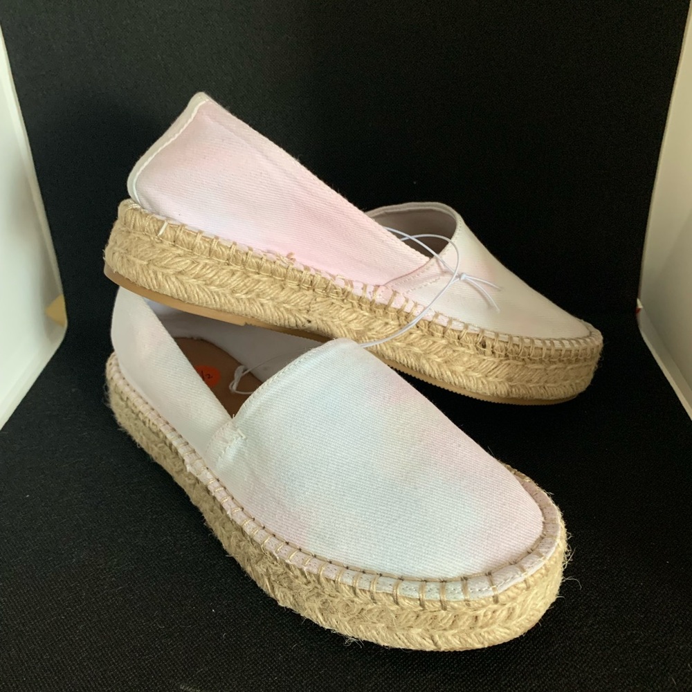 NWT- Splendis-Women's white-Pink -blue Espadrille Slip-On Shoes